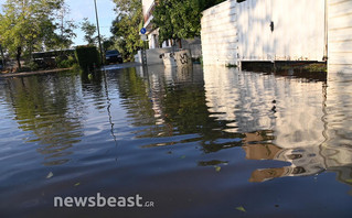 Πλημμυρισμένοι δρόμοι στον Κολωνό