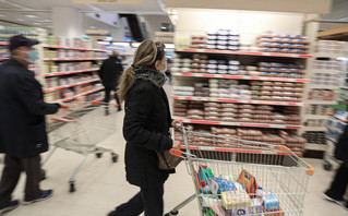 Νέα μέτρα: Πώς θα λειτουργούν σούπερ μάρκετ, φούρνοι, κρεοπωλεία, λαϊκές αγορές