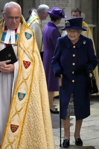 Queen Elizabeth with a cane