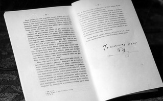 Αρχεία από τη Βιβλιοθήκη του Βατικανού Αρχεία από τη Βιβλιοθήκη του Βατικανού