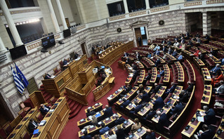 Αίτημα ονομαστικής ψηφοφορίας για την επικύρωση της ελληνογαλλικής συμφωνίας κατέθεσαν ο Πρόεδρος της Βουλής και ο ΣΥΡΙΖΑ