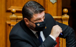 Ο Νίκος Χαρδαλιάς στη Βουλή Ο Νίκος Χαρδαλιάς στη Βουλή