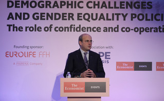 Ο Χατζηδάκης στο συνέδριο του Economist Ο Χατζηδάκης στο συνέδριο του Economist