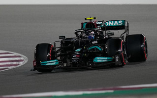 Formula 1: Ο Χάμιλτον πήρε την pole position στη Σαουδική Αραβία &#8211; Από την 3η θέση ξεκινάει ο Φερστάπεν