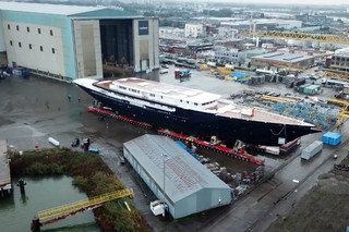 Γιοτ Μπέζος