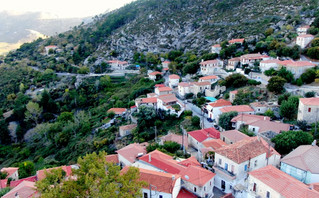 Πανοραμική άποψη του χωριού Αγριάνοι Πανοραμική άποψη του χωριού Αγριάνοι