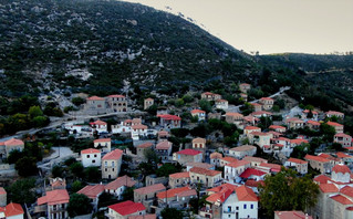 Πανοραμική άποψη του χωριού Αγριάνοι Πανοραμική άποψη του χωριού Αγριάνοι
