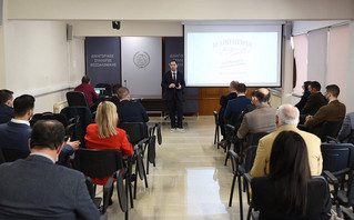 Συνέντευξη τύπου του Στάθη Κουτσοχήνα Συνέντευξη τύπου του Στάθη Κουτσοχήνα