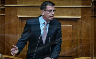 Ο Δημήτρης Καιρίδης κατά τη διάρκεια της συζήτησης για τη σύσταση Εξεταστικής Επιτροπής για την κατασπατάληση δημοσίου χρήματος