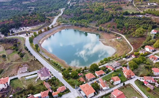 Παναγίτσα, Το χωριό με τις τρεις τεχνητές λίμνες και τον μικρό καταρράκτη