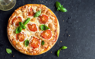 Η ιστορία της πίτσας Μαργαρίτα – Τα τρία είδη που έφτιαξε ο σεφ και η επιλογή της βασίλισσας