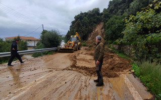 Έπεσε το βουνό στο δρόμο για Βασιλικό – Ανεμοστρόβιλος και κατολισθήσεις