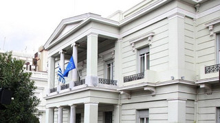 Οι Έλληνες που βρίσκονται ή ταξιδεύουν στην Ουκρανία να είναι σε επαφή με την πρεσβεία στο Κίεβο