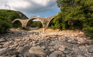 Εντυπωσιακή άποψη από το Γεφύρι Καλογερικό