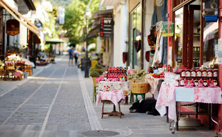 Γραφικό δρομάκι στα Καλάβρυτα