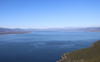 Η λίμνη Τριχωνίδα από ψηλά