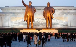 Βόρεια Κορέα αγάλματα ηγετών