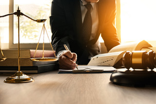 Το χέρι ενός δικηγόρου Το χέρι ενός δικηγόρου