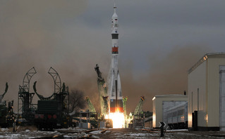 Ιάπωνας δισεκατομμυριούχος αναχώρησε σήμερα για το διάστημα με ρωσικό πύραυλο