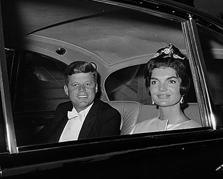 O JFK και η Τζάκι Κένεντι O JFK και η Τζάκι Κένεντι