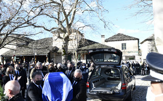 Κηδεία Κάρολου Παπούλια
