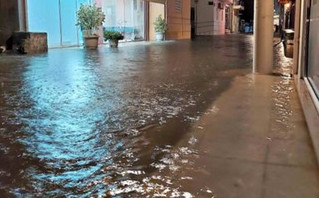 Προβλήματα προκαλεί στο Μεσολόγγι η έντονη βροχόπτωση Προβλήματα προκαλεί στο Μεσολόγγι η έντονη βροχόπτωση