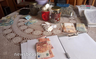 Οικογενειακή υπόθεση η διακίνηση ναρκωτικών: Διαμέρισμα - σούπερ μάρκετ... κοκαΐνης και κάνναβης στη Γλυφάδα Οικογενειακή υπόθεση η διακίνηση ναρκωτικών: Διαμέρισμα - σούπερ μάρκετ... κοκαΐνης και κάνναβης στη Γλυφάδα