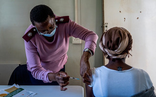 Κορονοϊός: Μόνο ένας στους 15 Αφρικανούς έχει ανοσοποιηθεί πλήρως &#8211; Ακραίες εμβολιαστικές διακρίσεις