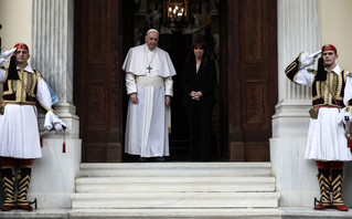 Στο προεδρικό μέγαρο ο Πάπας Φραγκίσκος