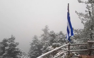 Καιρός: Χιονίζει στην Πάρνηθα &#8211; Δείτε το βίντεο