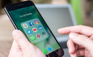 Social Media σε κινητό Social Media σε κινητό