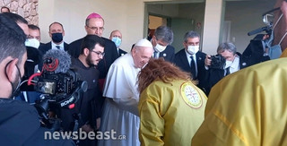 Οι Έλληνες υγειονομικοί που ακολούθησαν τον Πάπα Φραγκίσκο σε κάθε του βήμα στη χώρα μας