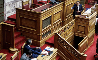Τσίπρας και Μητσοτάκης στη Βουλή