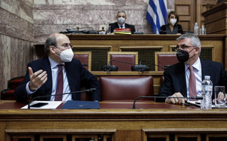 Ο Χατζηδάκης στην επιτροπή θεσμών και διαφάνειας της Βουλής Ο Χατζηδάκης στην επιτροπή θεσμών και διαφάνειας της Βουλής