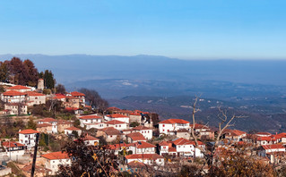 Παναραμική άποψη του χωριού Καστανερή
