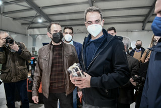 Επίσκεψη του Κυριάκου Μητσοτάκη σε πτηνοτροφική μονάδα στα Μέγαρα Επίσκεψη του Κυριάκου Μητσοτάκη σε πτηνοτροφική μονάδα στα Μέγαρα