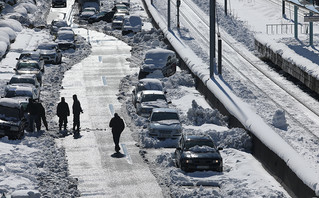 Αττική Οδός: Ένας χρόνος από τον εγκλωβισμό χιλιάδων οδηγών στα χιόνια &#8211; Ακόμα περιμένουν τις αποζημιώσεις