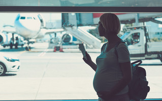 Έγκυος σε αεροδρόμιο