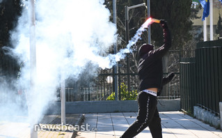 Ένταση έξω από το υπουργείο Παιδείας