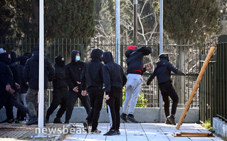 Ένταση έξω από το υπουργείο Παιδείας