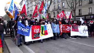 Γαλλία: Δεκάδες χιλιάδες εκπαιδευτικοί στους δρόμους κατά της κυβερνητικής στρατηγικής για την Covid-19 στα σχολεία