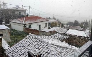 Στα λευκά όλα τα παράλια της Φθιώτιδας από τις Ράχες μέχρι την Αρκίτσα και τη Λάρυμνα