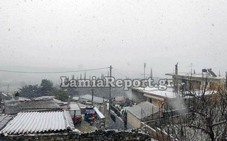 Στα λευκά όλα τα παράλια της Φθιώτιδας από τις Ράχες μέχρι την Αρκίτσα και τη Λάρυμνα
