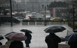 Βροχερό σκηνικό στην Αθήνα Βροχερό σκηνικό στην Αθήνα