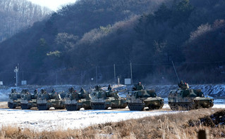 Στρατεύματα της Νότιας Κορέας κοντά στα σύνορα με τη Βόρεια Κορέα