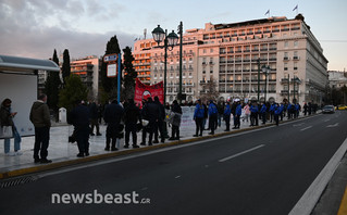 Συγκέντρωση εκπαιδευτικών στο Σύνταγμα