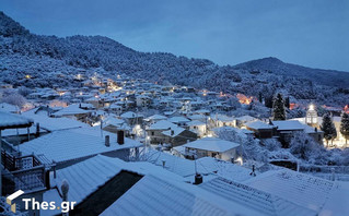 Κακοκαιρία Διομήδης: Μαγικές εικόνες από τα χιονισμένα χωριά της Θάσου