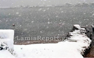 Πυκνό χιόνι ακόμη και στις βάρκες