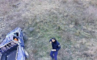 Αγροτικό φορτηγάκι κατέληξε σε χαράδρα εξήντα μέτρων κοντά στην Μπαλντούμα Αγροτικό φορτηγάκι κατέληξε σε χαράδρα εξήντα μέτρων κοντά στην Μπαλντούμα