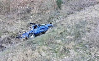 Αγροτικό φορτηγάκι κατέληξε σε χαράδρα εξήντα μέτρων κοντά στην Μπαλντούμα Αγροτικό φορτηγάκι κατέληξε σε χαράδρα εξήντα μέτρων κοντά στην Μπαλντούμα